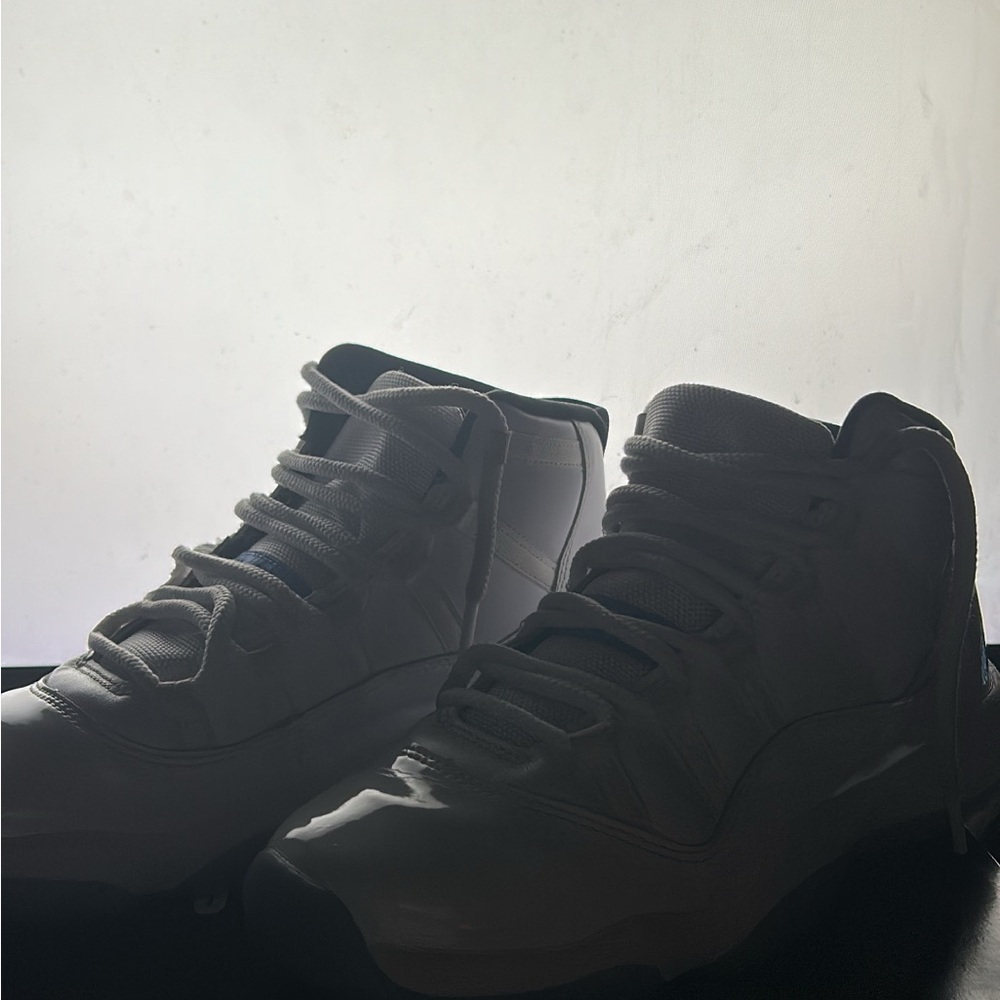 Jordan 11s legend blue 2024
